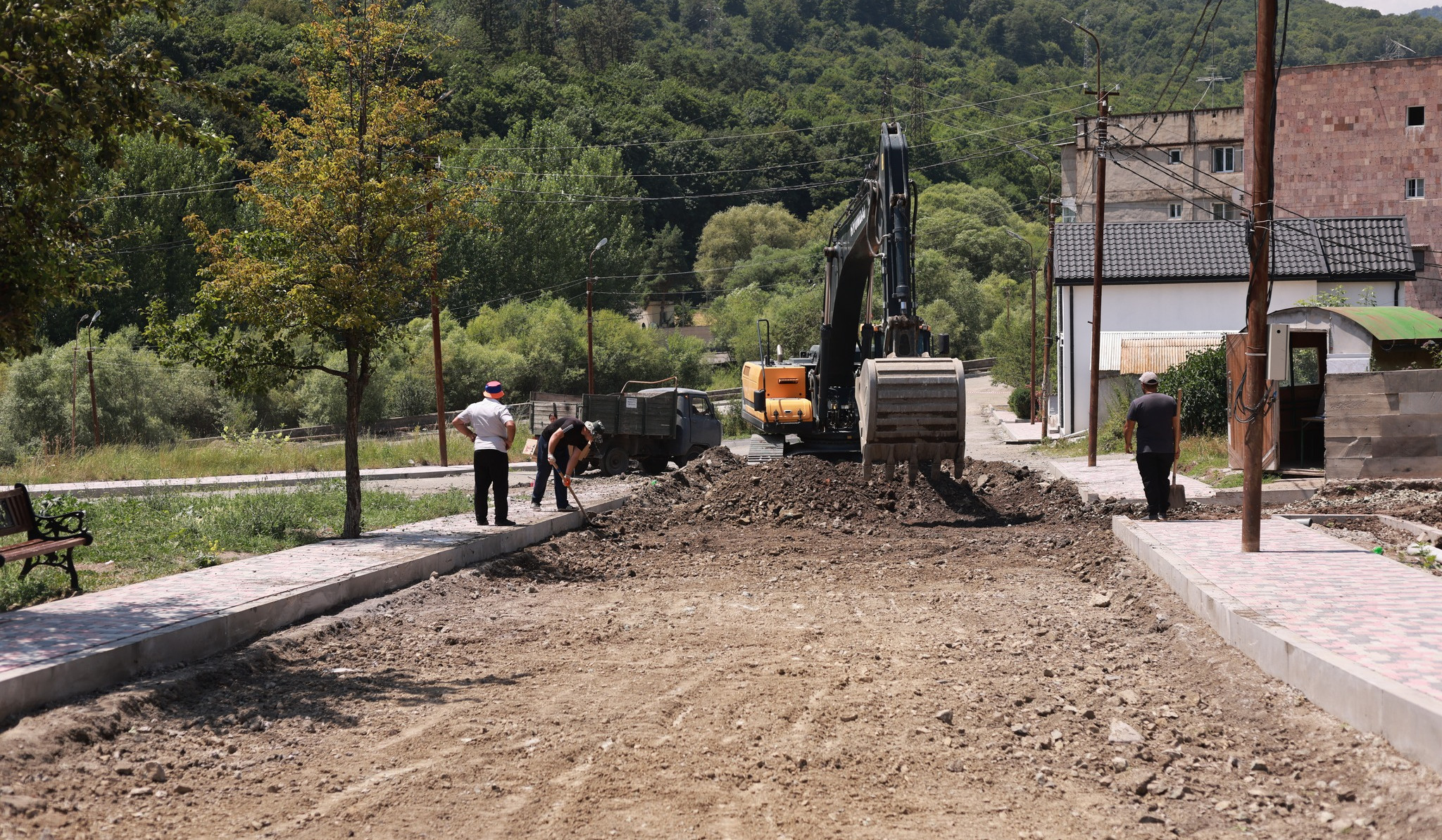 Դիլիջանի Գետափնյա փողոցը և հարակից շենքերի բակային հատվածները հիմնանորոգվում են սուբվենցիոն ծրագրով