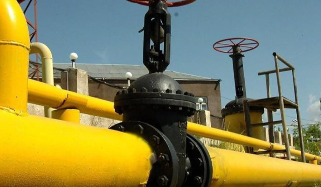 Ուժեղ քամու հետևանքով ծառեր են ընկել և վնասել գազատարներ. Վարդենիսում և Ակունք բնակավայրում գազանջատումներ են