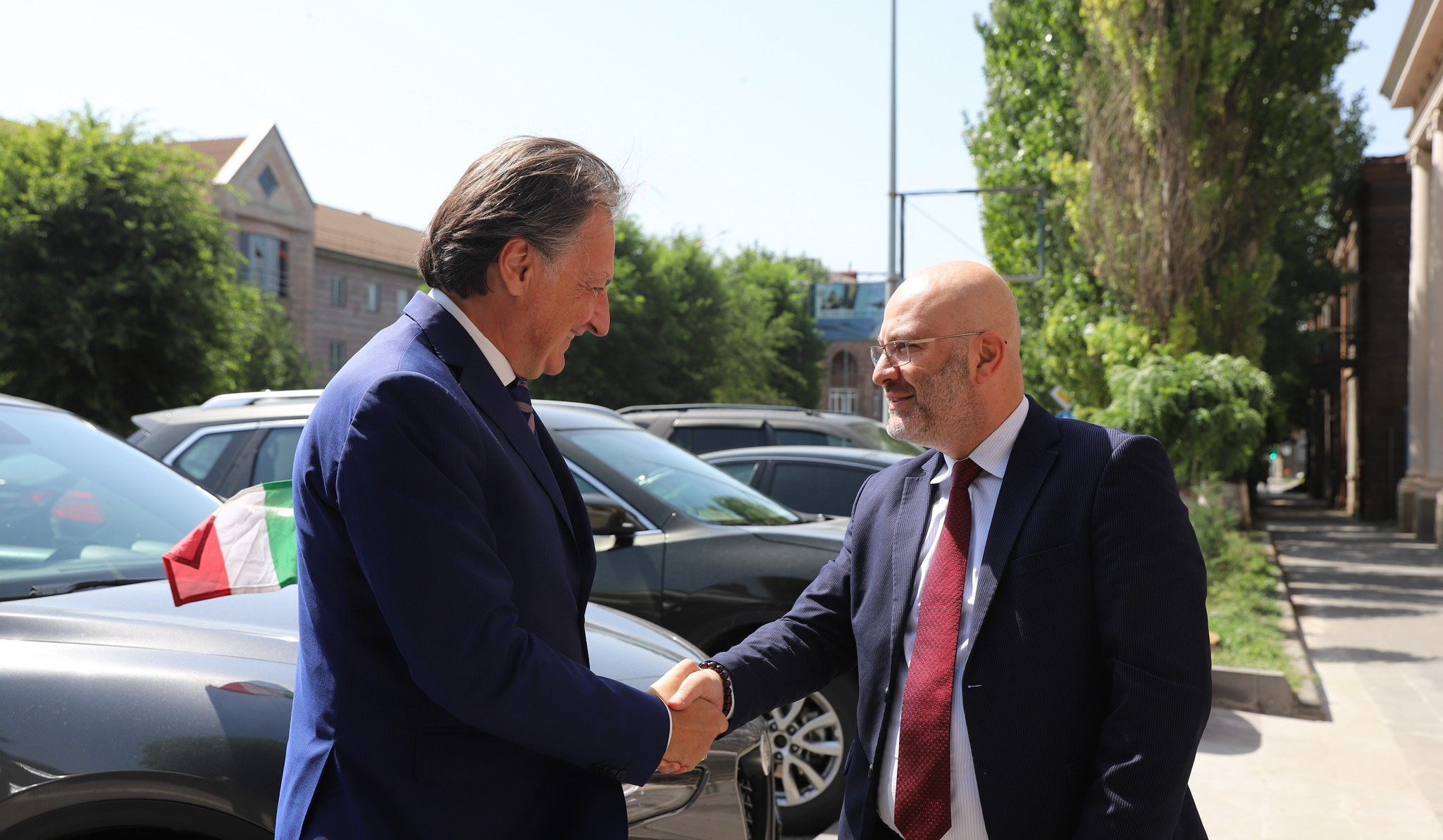 Վստահ եմ, որ համատեղ ջանքերով նոր թափ կհաղորդենք համագործակցությանը. Իտալիայի դեսպանը՝ Շիրակի մարզպետին