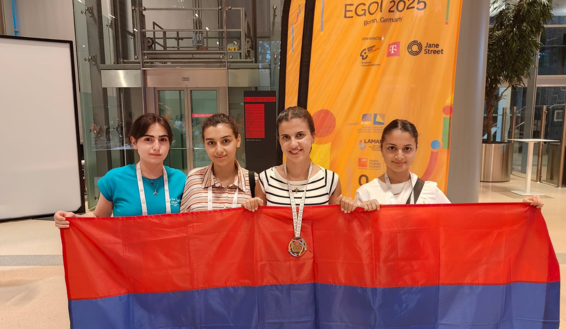 Բրոնզե մեդալ՝ ինֆորմատիկայի Եվրոպայի աղջիկների 5-րդ միջազգային բաց օլիմպիադայում