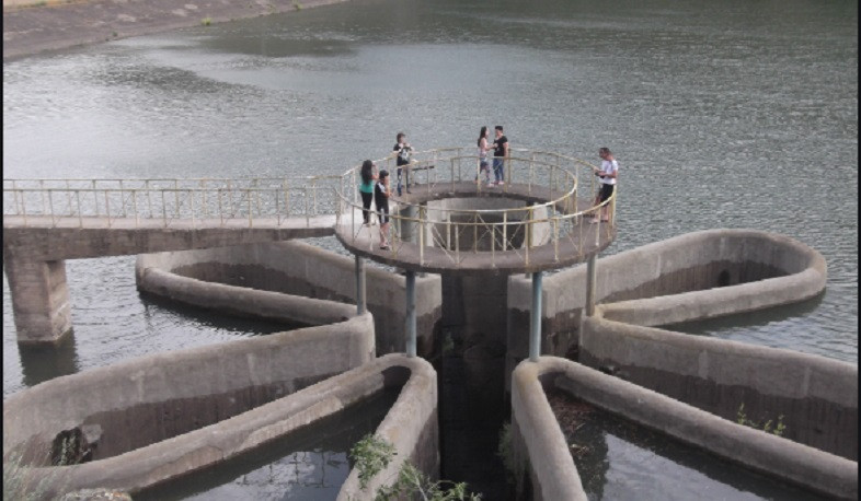 Փրկարարներն Ազատի ջրամբարի տարածքից դուրս են բերել արգելափակված ավտոմեքենաները և քաղաքացիներին