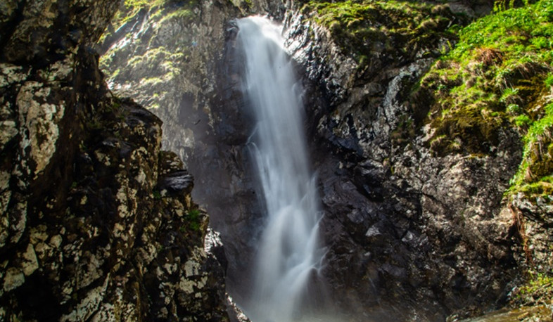 Քաղաքացիները բարձրացել են «Շառաչ ջրվեժ»-ը և չեն կարողացել իջնել․ օգնության են հասել փրկարարները