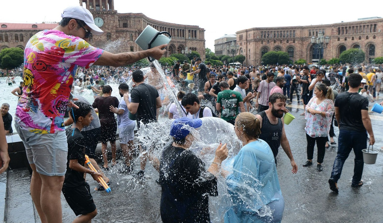 Հանրային վայրերում այսքան մարդ եղել էր մեկ էլ Ժողովրդական, ոչ բռնի, թավշյա հեղափոխության ժամանակ. վարչապետ