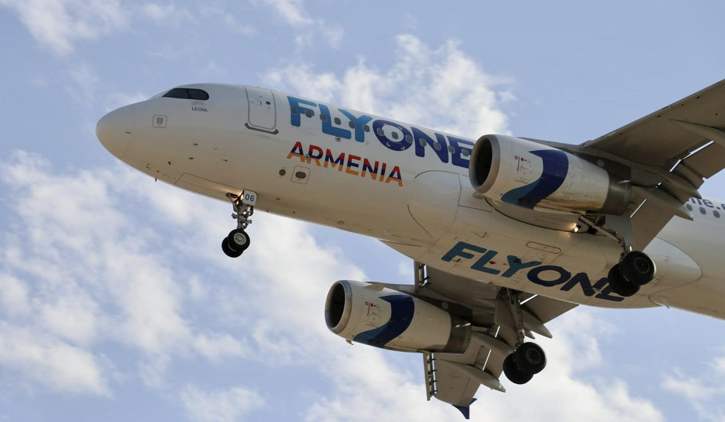 Рейс Ереван-Домодедово совершил экстренную посадку в аэропорту Махачкалы из-за ухудшения состояния здоровья пассажира