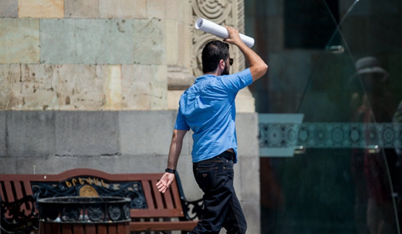 Երևանում կանխատեսվող առավելագույն ջերմաստիճանն առաջին տասնօրյակում +40…+42 աստիճան է լինելու. Սուրենյան