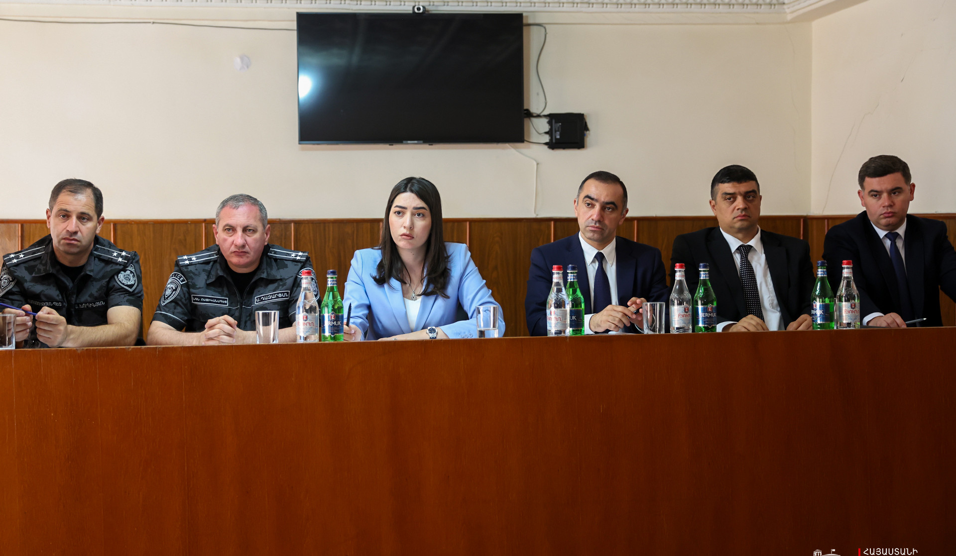 ՆԳ նախարարը պարեկներին հանձնարարել է ուժեղացնել հսկողությունը միջպետական ու համայնքային ավտոճանապարհներին