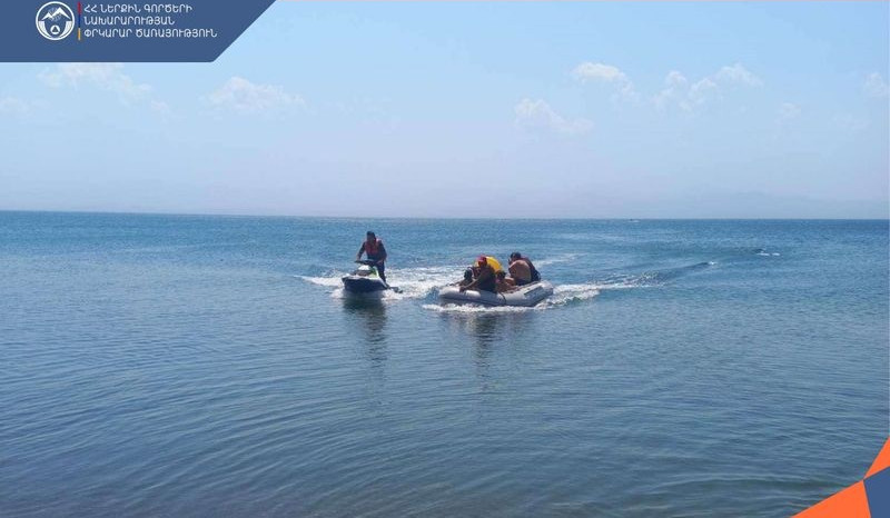 Վեց քաղաքացի ջրային ներքնակով մոտ 2 կմ հեռացել էին Սևանի ափից և չէին կարողանում վերադառնալ․ փրկարարները հասել են օգնության