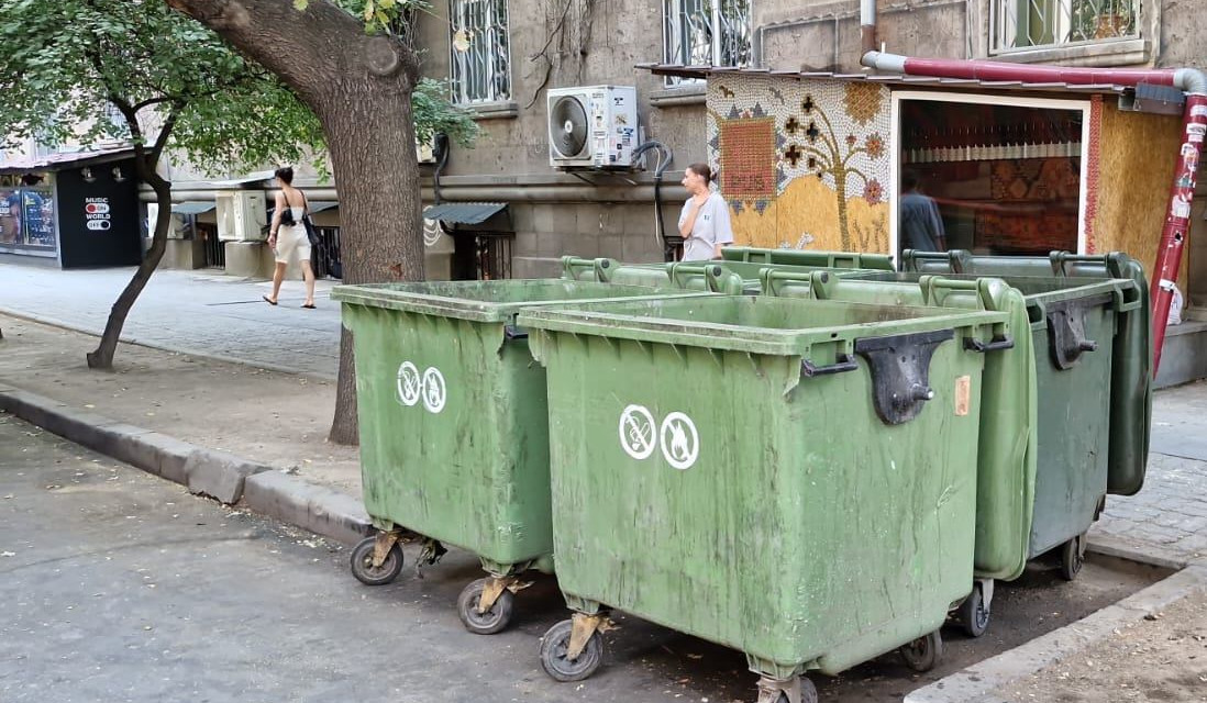 Տեխնիկական խափանման պատճառով հնարավոր չի եղել աղբահանության աշխատանքներ իրականացնել Սարյան և Արամի փողոցներում. ԵԱՍՄ