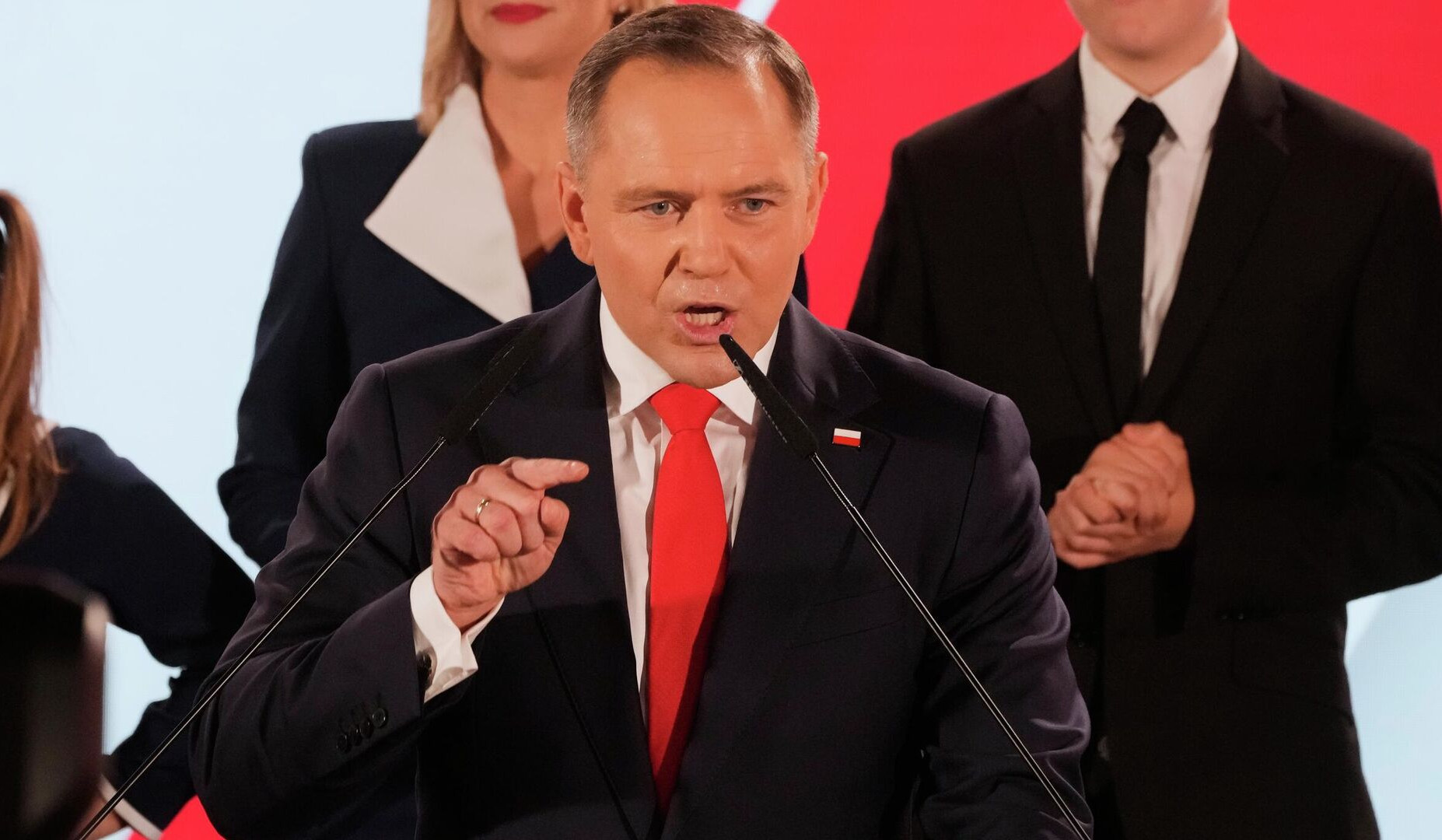 Новый президент Польши принял присягу и получил кредит доверия