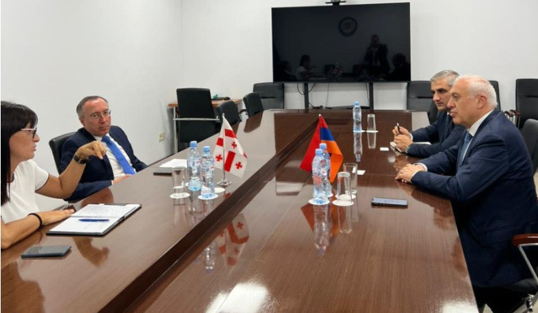 Դեսպան Սմբատյանը և Վրաստանի ԱԳ փոխնախարարը քննարկել են ռազմավարական համագործակցությանն առնչվող հարցեր