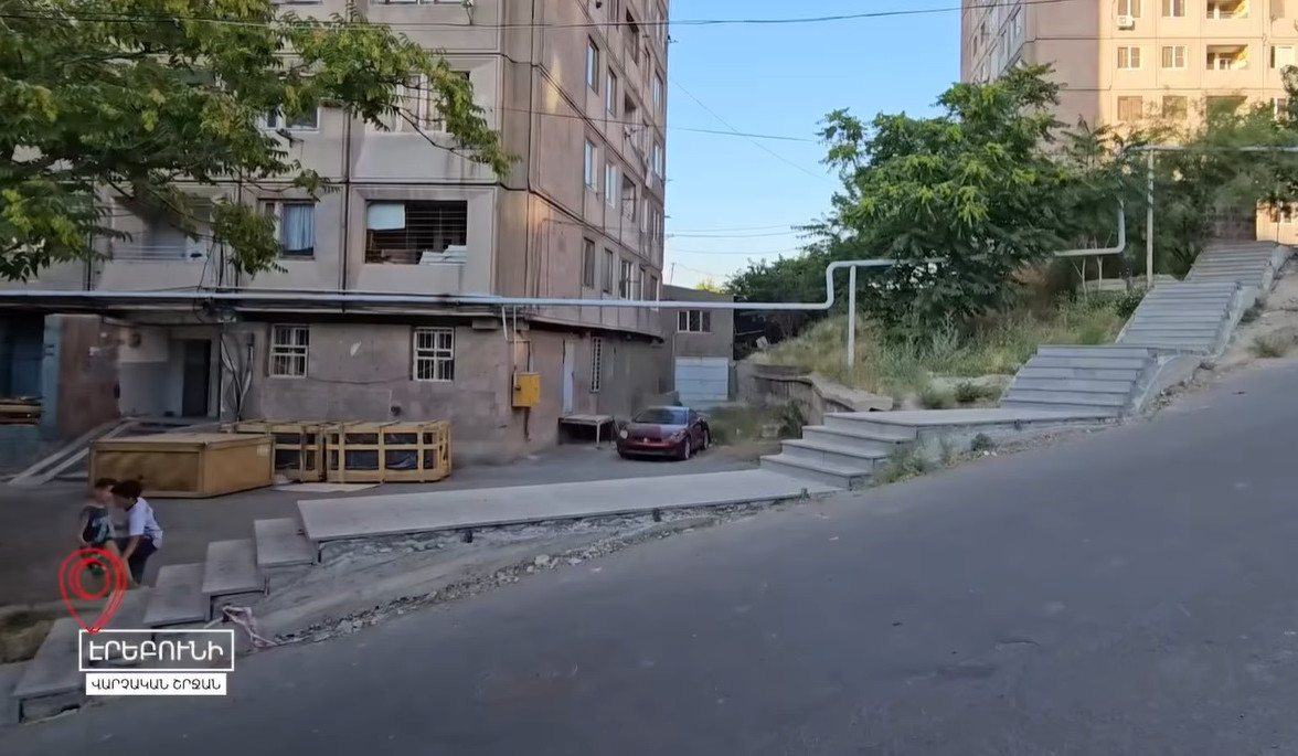 Էրեբունի վարչական շրջանում ցանկապատված տարածքներով բակերը մաքրում, վերադարձնում ենք երևանցիներին. Ավինյան