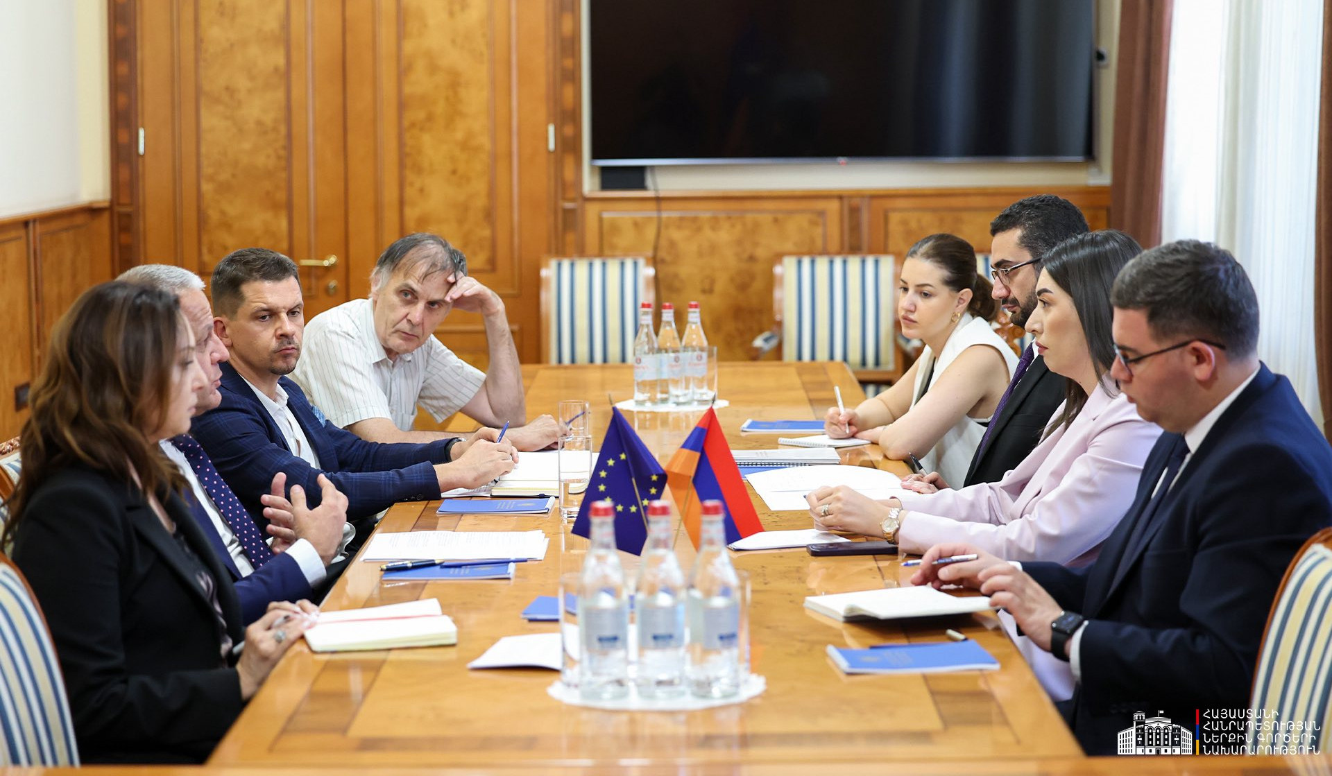 ԵՄ վիզաների ազատականացման ուղղությամբ աշխատանքներն ակտիվորեն շարունակվում են․ ՆԳ նախարարն ընդունել է ԵՄ պատվիրակության ղեկավարին