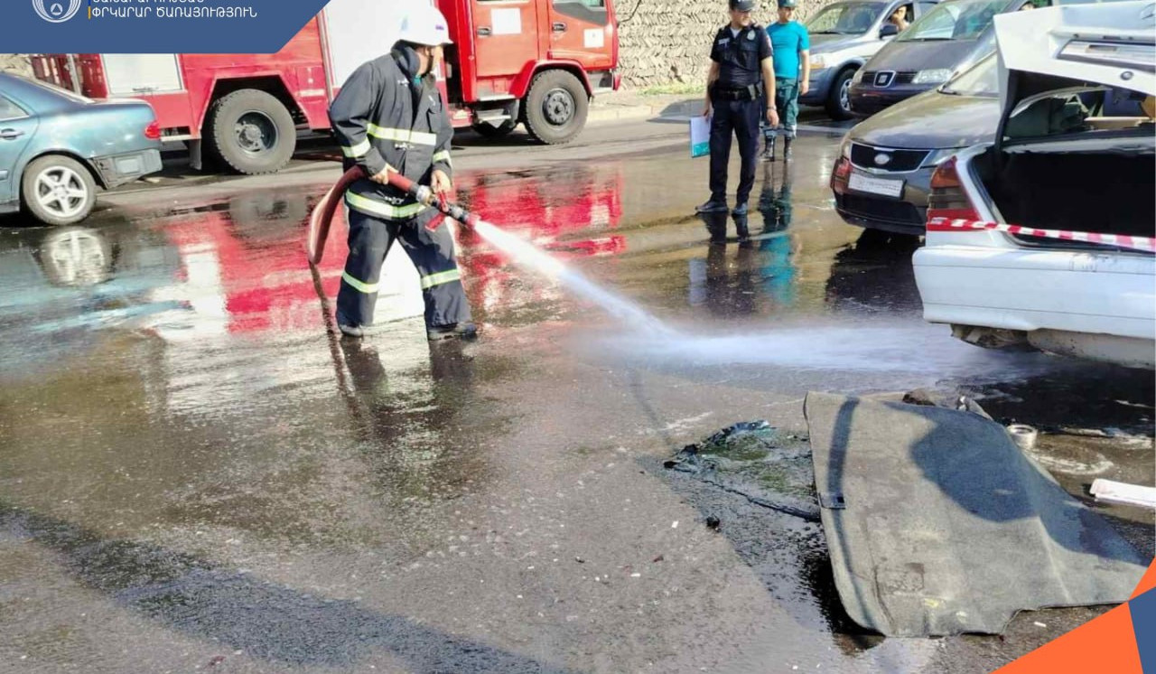 Առինջ գյուղի կամարի մոտակայքում բախվել է երկու ավտոմեքենա