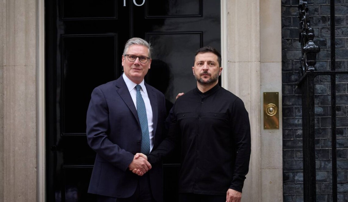 Ukraine's Zelenskiy meets UK PM Starmer in London