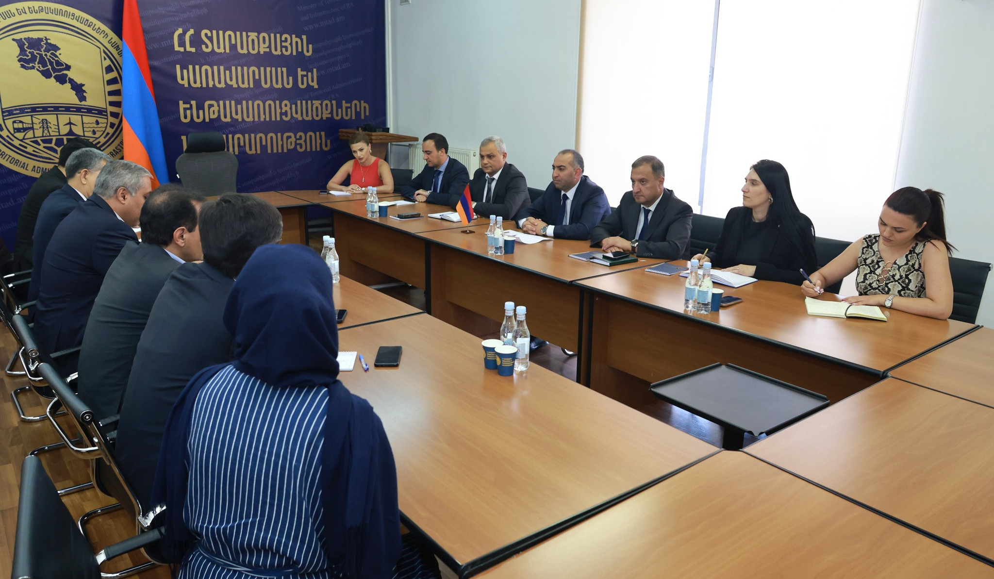 Քննարկվել են «Իրան-Հայաստան 400 կՎ էլեկտրահաղորդման օդային գծի և համապատասխան ենթակայանի կառուցում» և «Գազ էլեկտրաէներգիայի դիմաց» ծրագրերին վերաբերող հարցեր