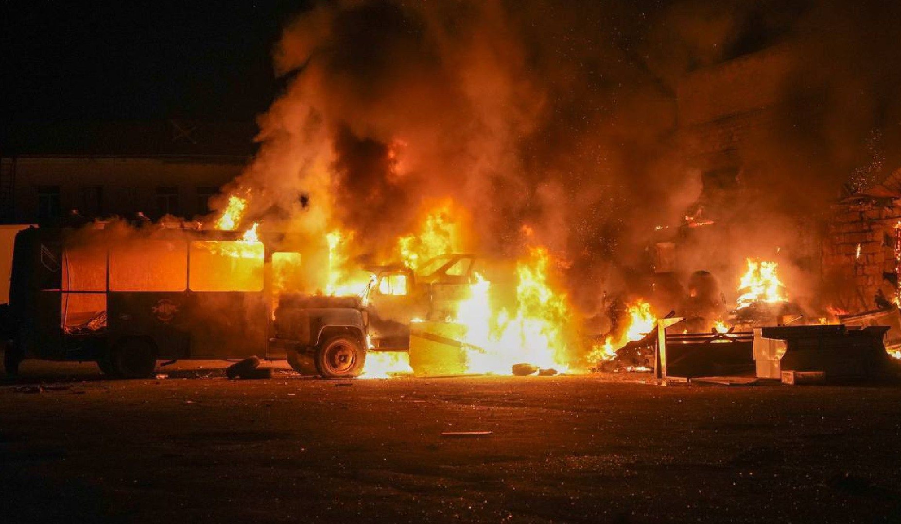 На терминалах SOCAR в Одессе вспыхнул пожар в результате нападения России