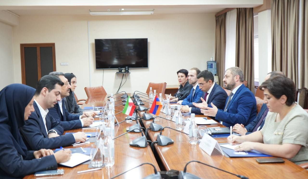 Հայաստանը բարձր է գնահատում Իրանի հետ բարիդրացիական հարաբերությունները. Պապոյանը՝ Իրանի առևտրի նախարարին