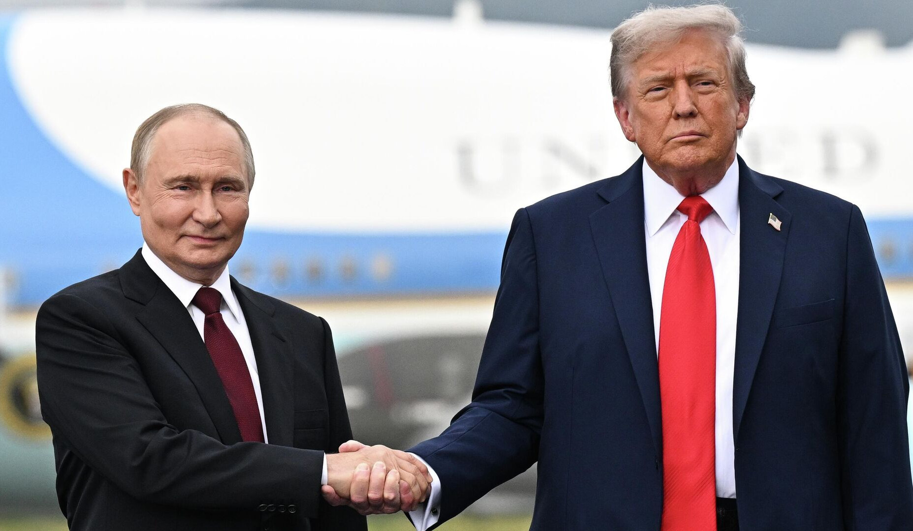 Трамп провел телефонный разговор с Путиным после встречи с Зеленским