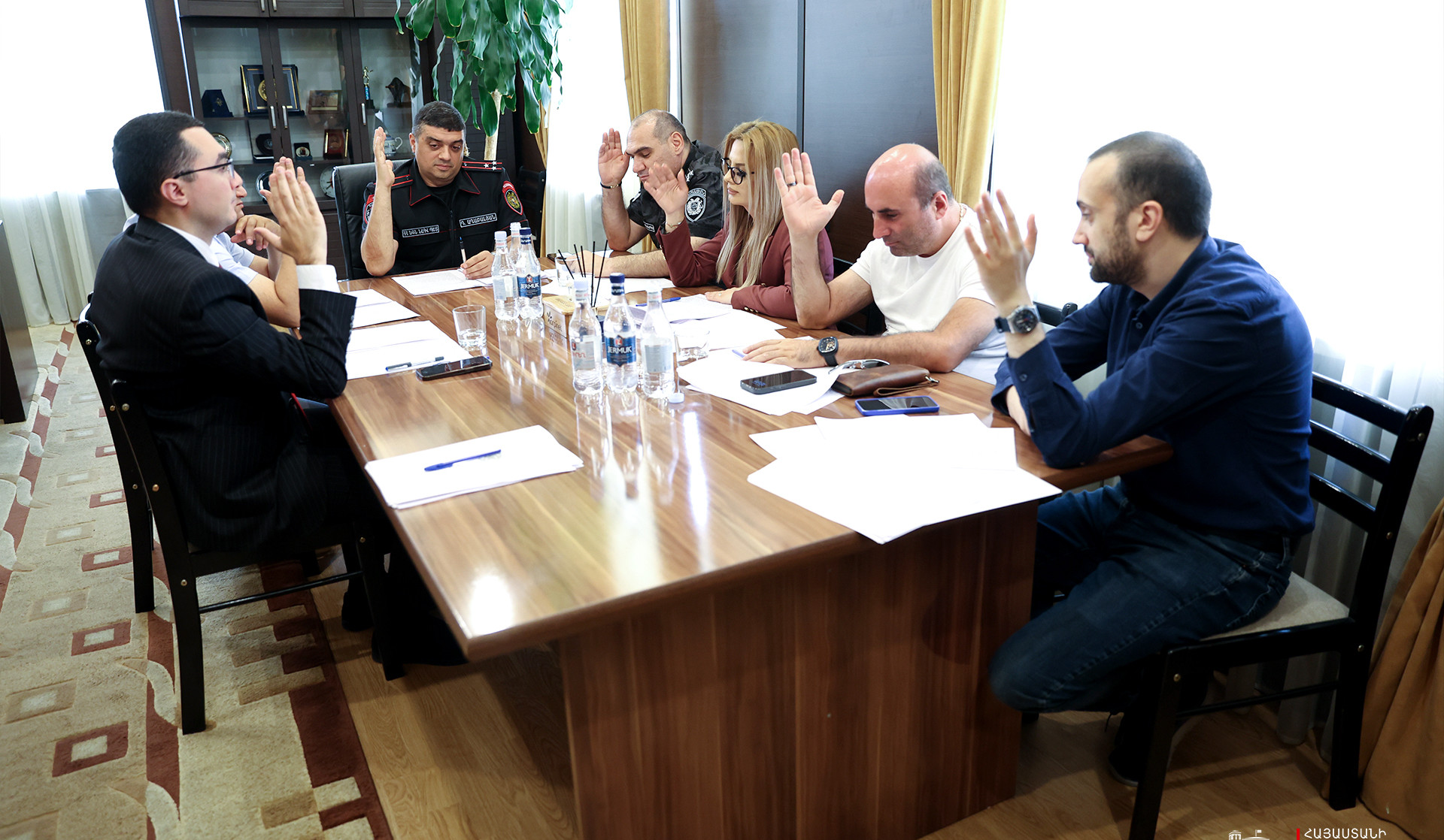 Որոշվել է ոստիկանության չորս ծառայողի ազատել ծառայությունից