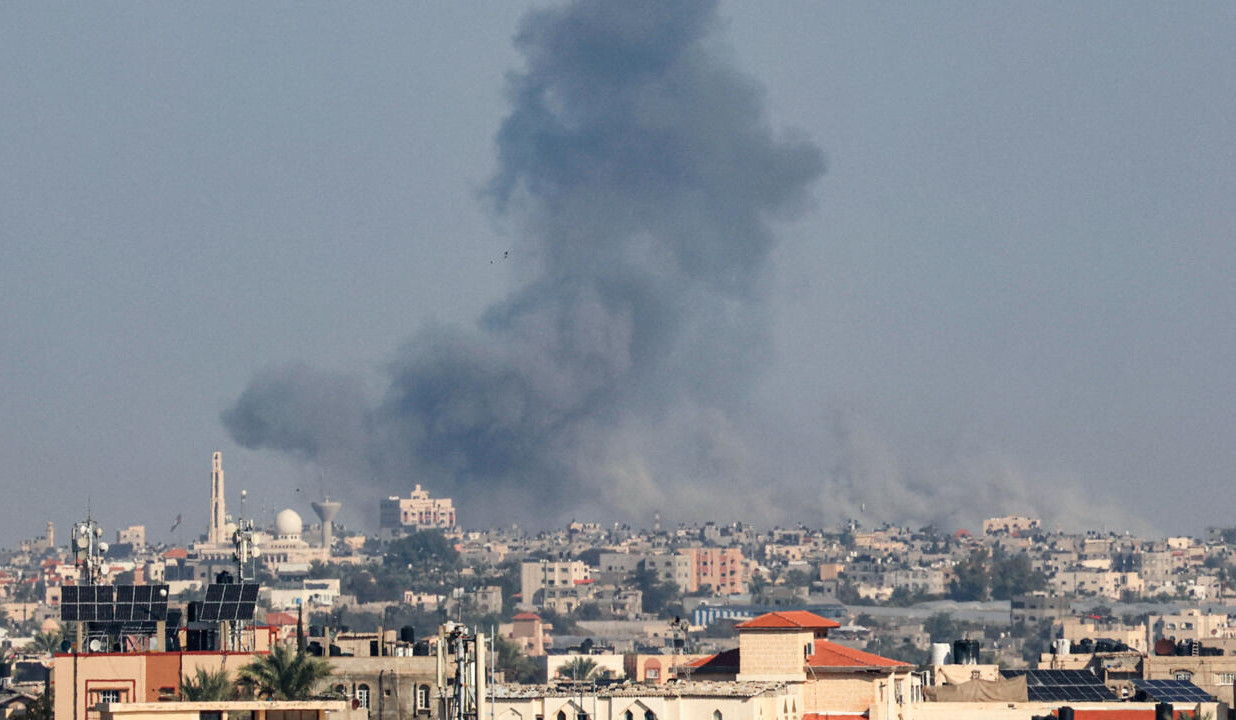 Airstrike rocks Gaza's Khan Younis as Israel announces first steps to take over Gaza City
