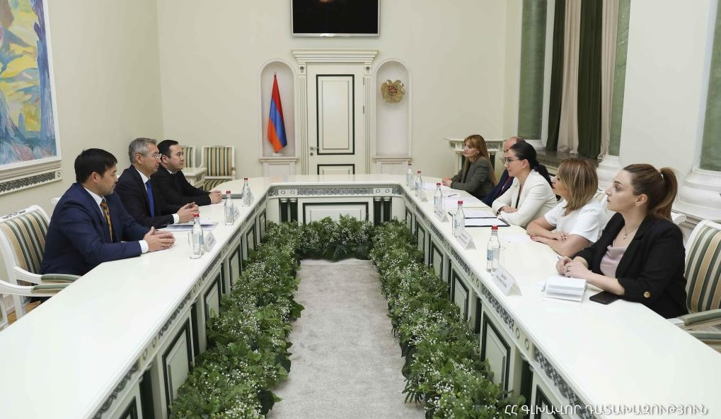 Գլխավոր դատախազը Հայաստանում Ղազախստանի դեսպանի հետ քննարկել է երկուստեք հետաքրքրություն ներկայացնող հարցեր