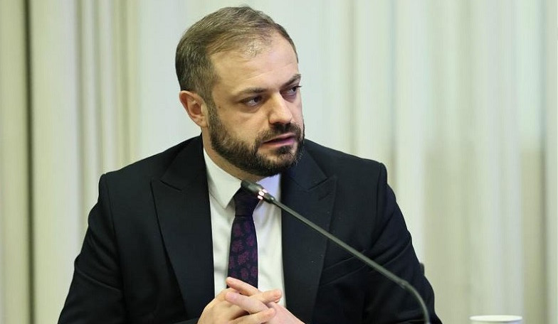 В августе в Россию въехало 2427 грузовых машин с товарами из Армении: Папоян