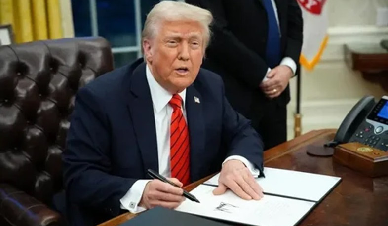 Трамп призывает отозвать лицензии ABC и NBC