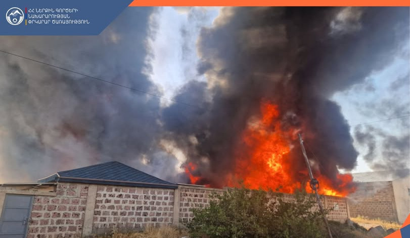 Ջրվեժի արտադրամասի տարածք է մեկնել ՆԳՆ ՓԾ 10 մարտական հաշվարկ. հայտարարվել է հրդեհի բարդության «Թիվ 3» կանչ