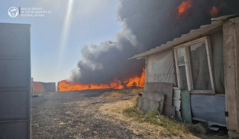 Հրդեհը բռնկվել է Ջրվեժի սպունգի արտադրամասի պահեստում և բակային հատվածում. մանրամասներ