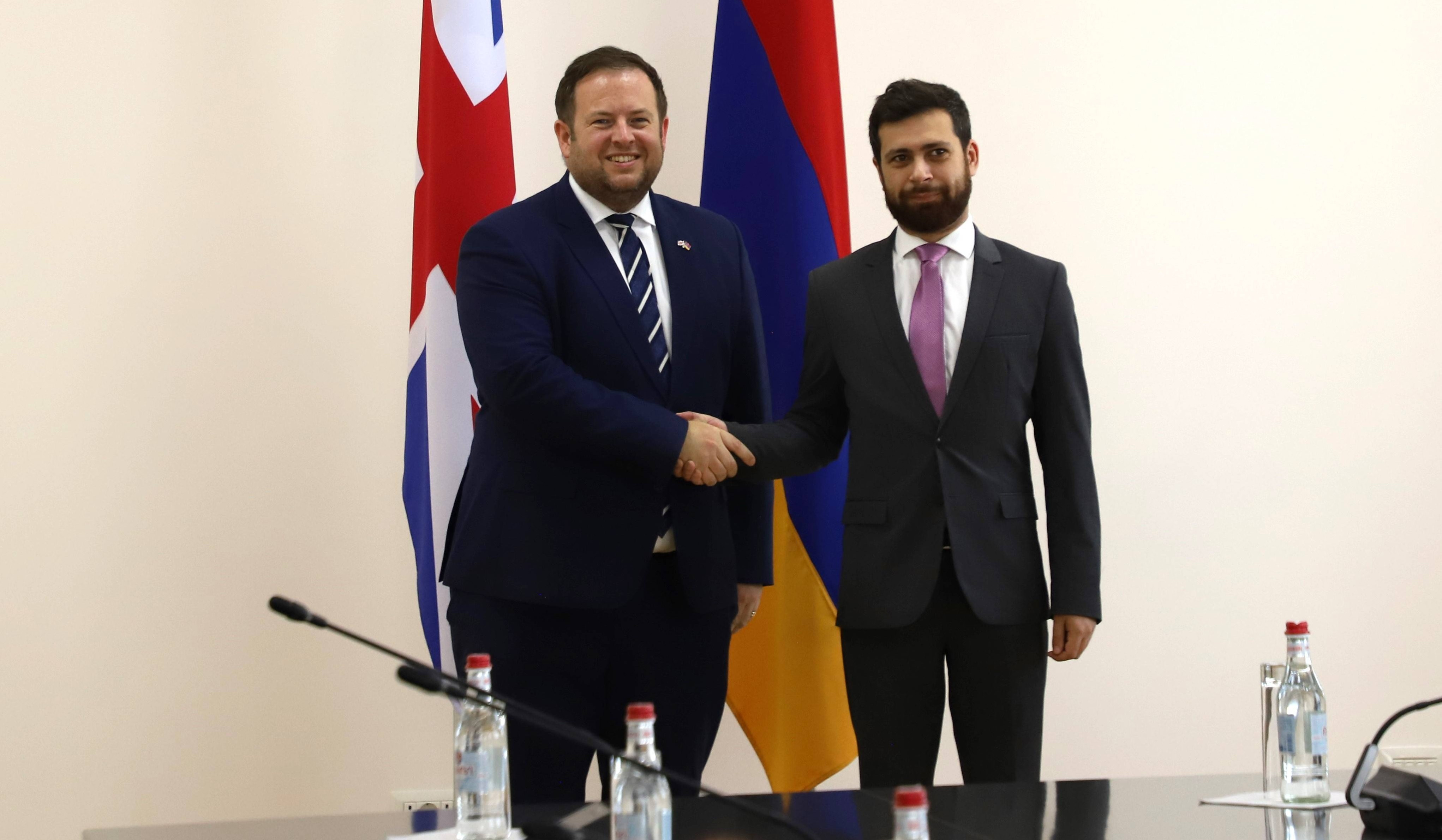 Ermənistan və Böyük Britaniya münasibətləri strateji tərəfdaşlıq səviyyəsinə qaldırmaq barədə razılığa gəliblər