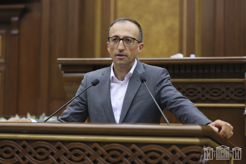 ԱԺ նախագահը ստորագրել  է Արսեն Թորոսյանի` պատգամավորի լիազորությունները դադարած համարելու մասին արձանագրությունը