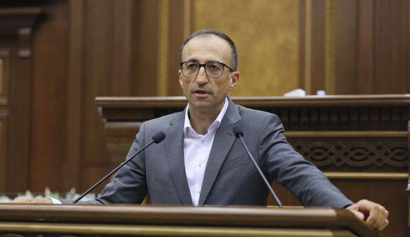 ԱԺ նախագահը ստորագրել  է Արսեն Թորոսյանի` պատգամավորի լիազորությունները դադարած համարելու մասին արձանագրությունը