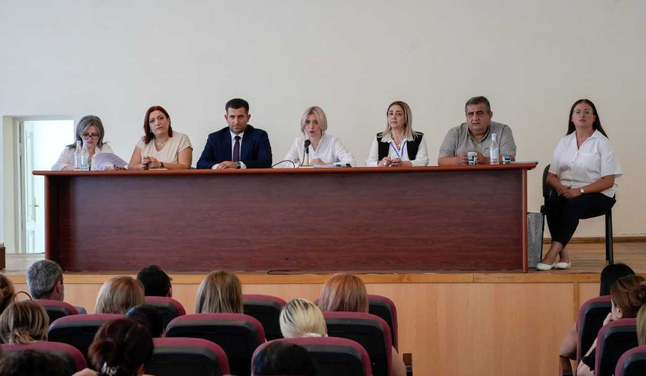 Արմավիրի մարզում 654 ուսուցիչ ատեստավորվել է, 42-ն ունի տարակարգ. օգոստոսյան խորհրդակցություն