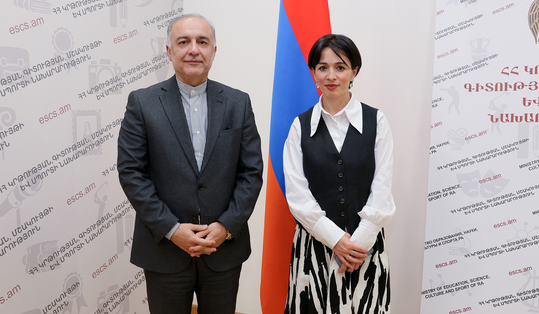 Իրանի նախագահի՝ ՀՀ այցի ընթացքում ստորագրված փաստաթղթերը կնպաստեն արվեստի, մշակութային ժառանգության, զբոսաշրջության ոլորտներում գործակցության զարգացմանը. ԿԳՄՍ նախարարը՝ ԻԻՀ դեսպանին