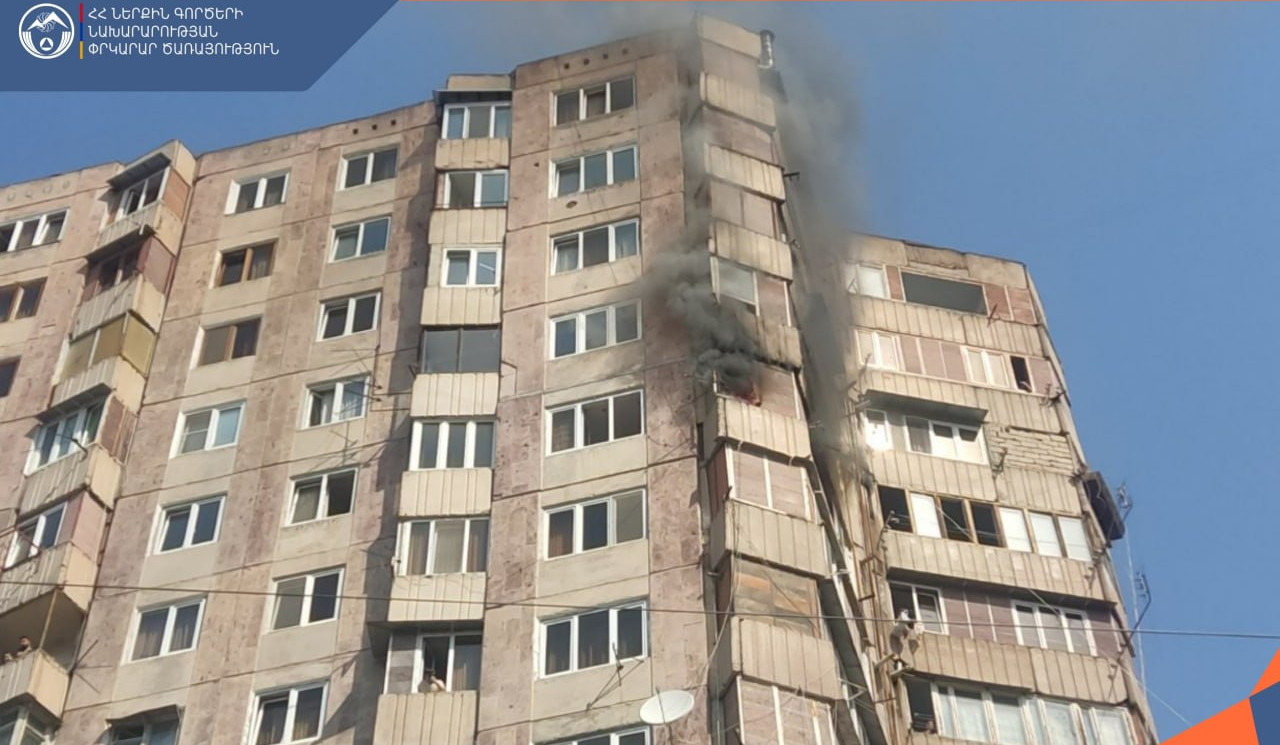 Հրդեհ՝ Երևանի Մառի փողոցի շենքերից մեկում. հրշեջ-փրկարարները կանխել են դրա տարածումը