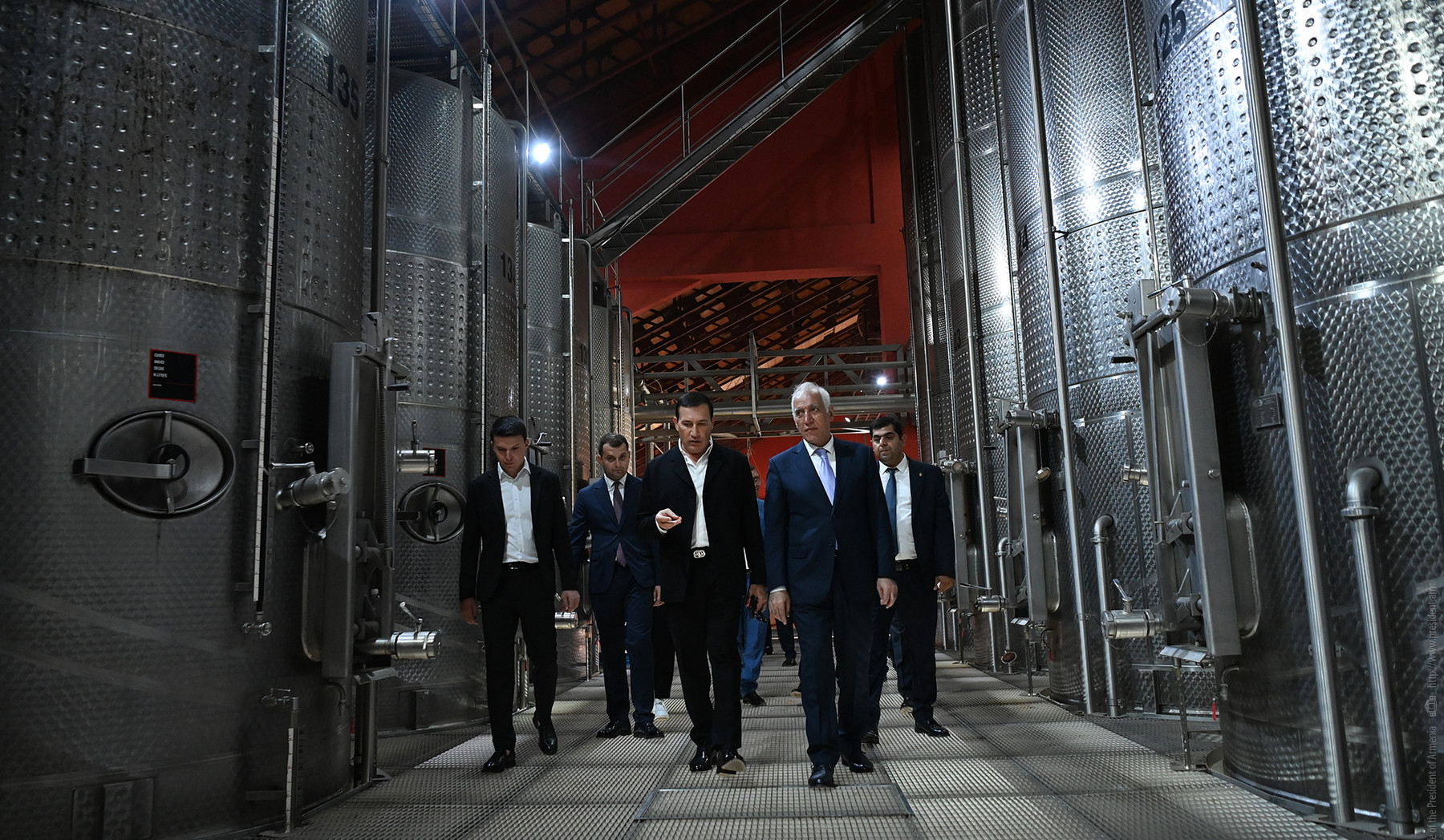 Վահագն Խաչատուրյանն այցելել է «Արմենիա վայն» գինու գործարան, ծանոթացել ընկերության գործունեությանը