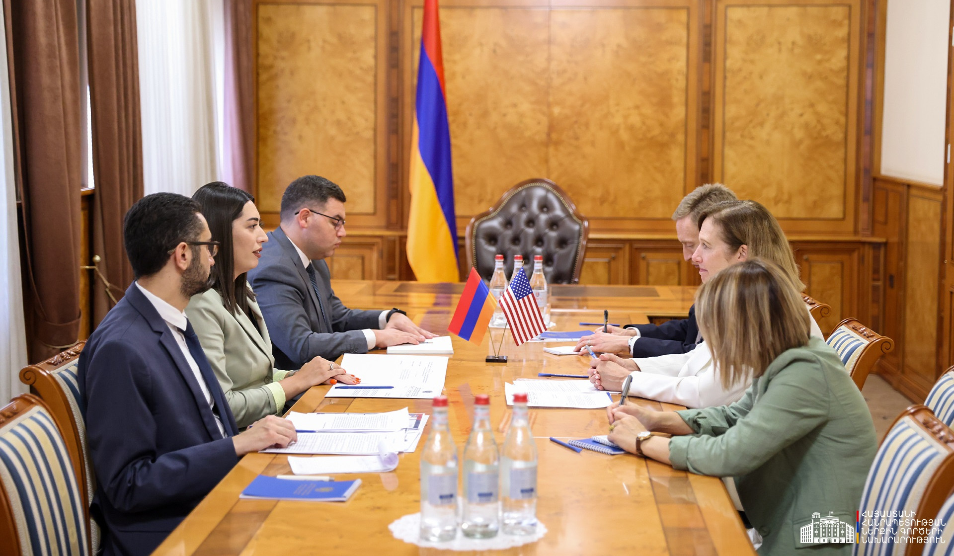 Քննարկվել են համագործակցության նոր ուղղություններն ու համատեղ ծրագրերը․ ՆԳ նախարարն ընդունել է ԱՄՆ դեսպանին