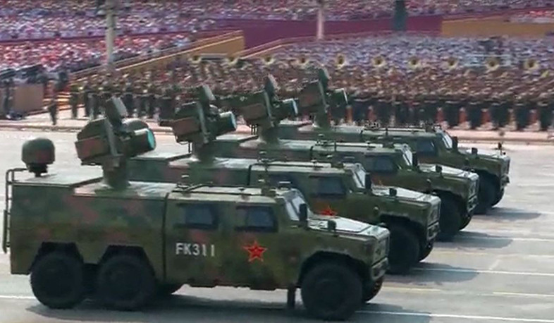 На военном параде в Пекине показали новейшее оружие