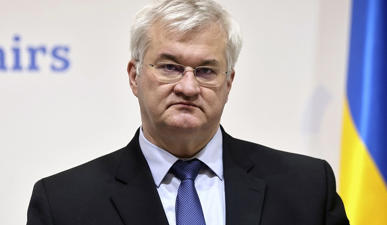 Զելենսկու՝ Մոսկվա գնալու հեռանկարն անիրատեսական է. Սիբիհա