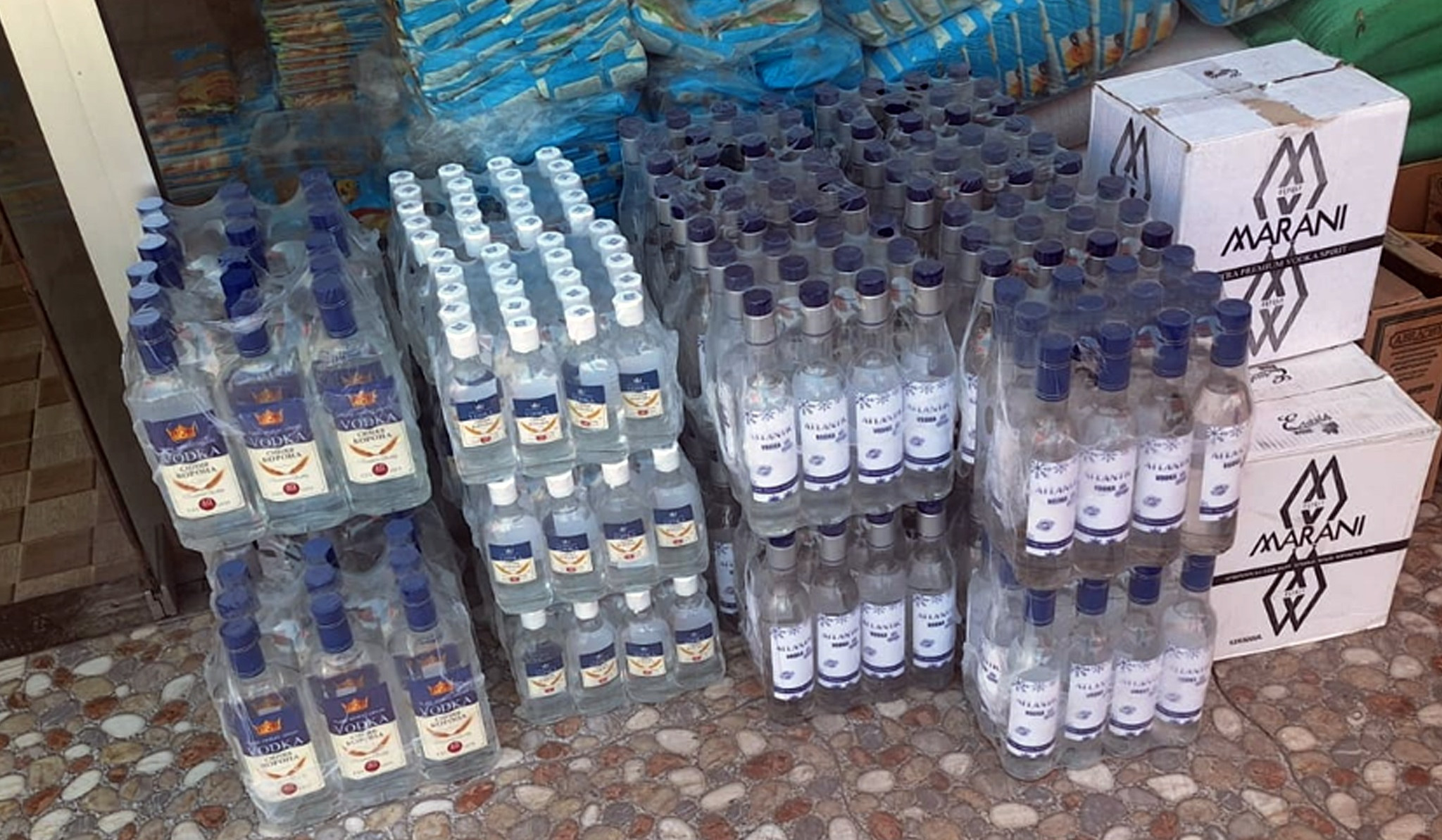 ՊԵԿ-ը բացահայտել է կեղծ, ինքնարժեքից և շուկայական գներից ցածր արժեքներով օղիների վաճառքի բազմաթիվ դեպքեր