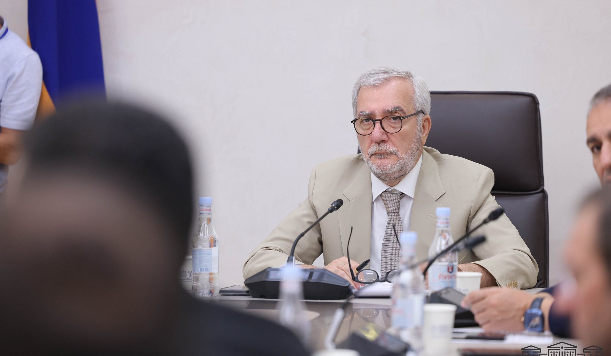 ԱԺ պաշտպանության և անվտանգության հարցերի հանձնաժողովի նիստի օրակարգում ընդգրկված նախագծերը ստացել են դրական եզրակացություն