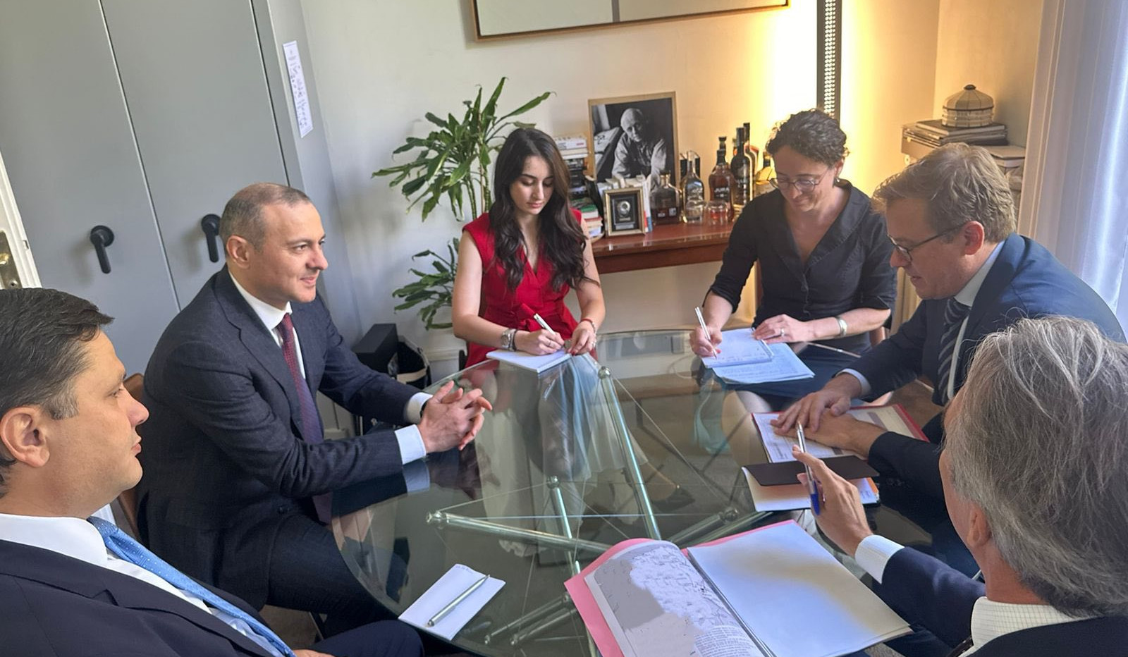 Armen Qriqoryan və Makronun müşaviri Ermənistan-Fransa strateji əməkdaşlığının gündəmini müzakirə ediblər