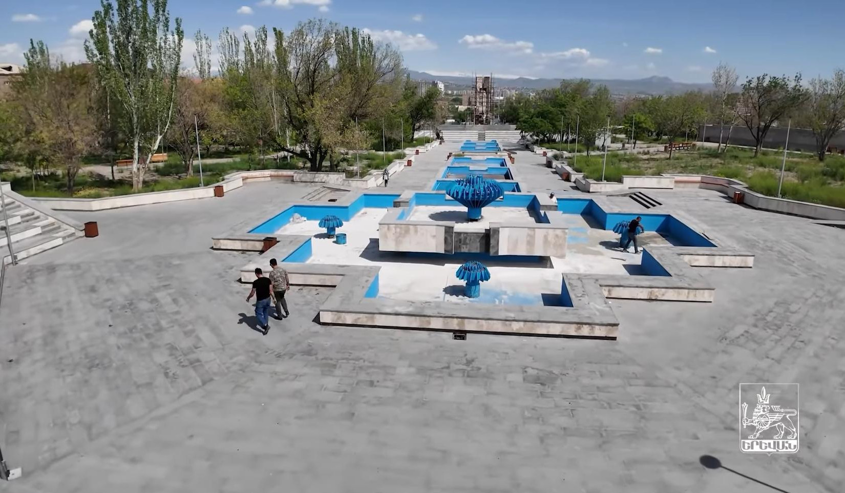 Հայրենական պատերազմի հաղթանակի 40-ամյակին նվիրված զբոսայգում շինարարը վերացնում է թերությունները