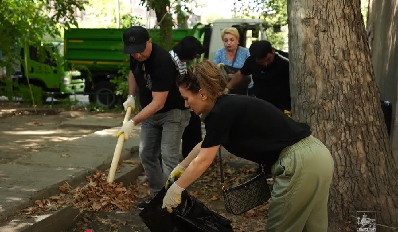 Բակային շաբաթօրյակ Կենտրոն վարչական շրջանում