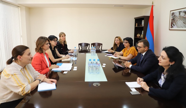 Քննարկվել են բազմակողմ հարթակներում  կանանց և աղջիկների իրավունքների առաջմղմանն ուղղված Հայաստանի նախաձեռնությունները
