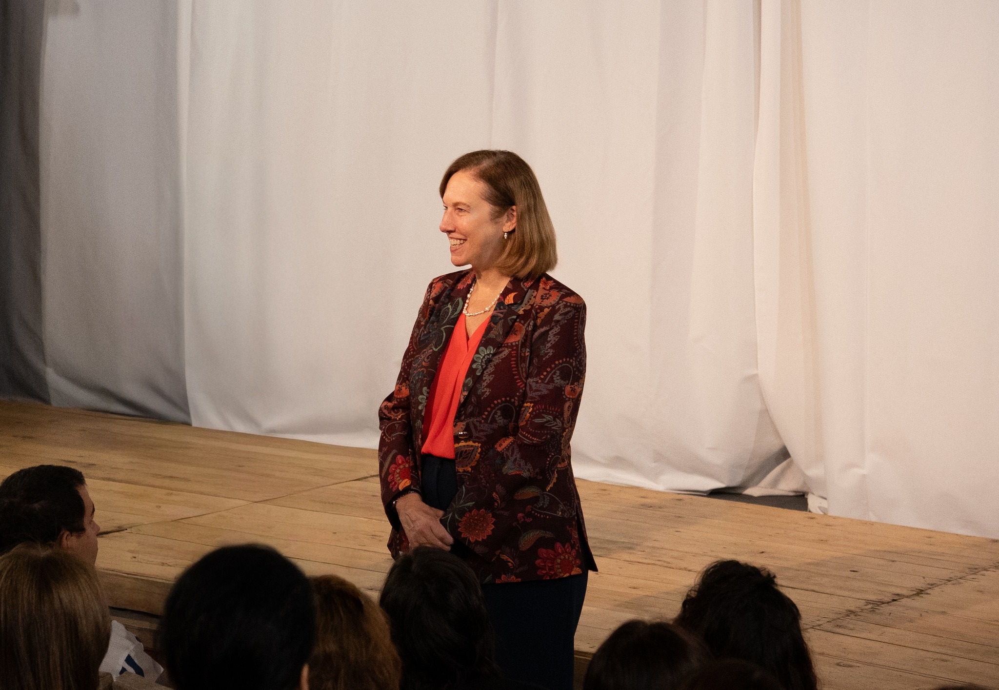 US Ambassador enjoys performance in Malyan Theatre