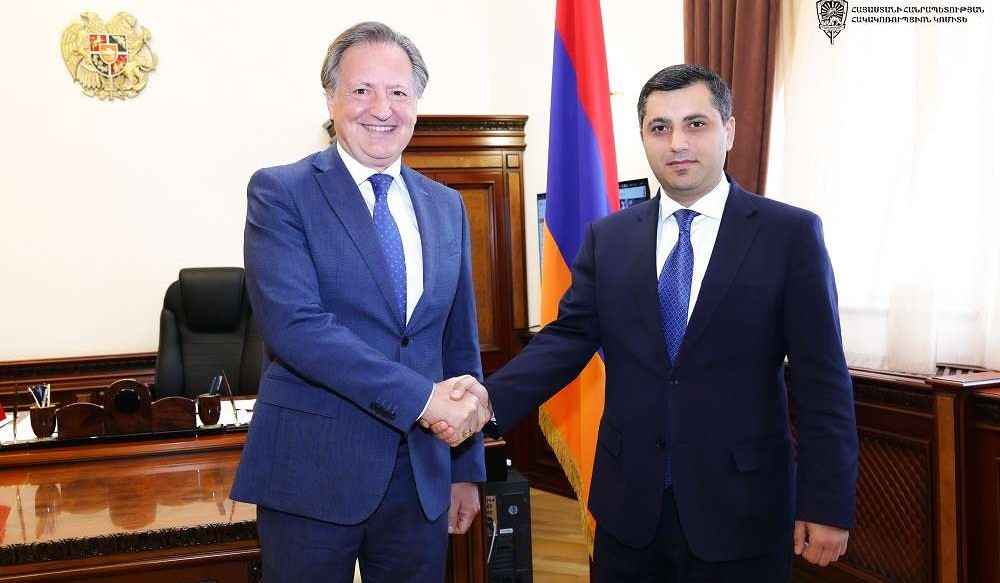 Արթուր Նահապետյանը և դեսպան Ֆերրանտին համոզմունք են հայտնել, որ միասնական աշխատանքի արդյունքում նոր թափ կհաղորդվի ՀՀ-Իտալիա իրավապահ համագործակցության զարգացմանը