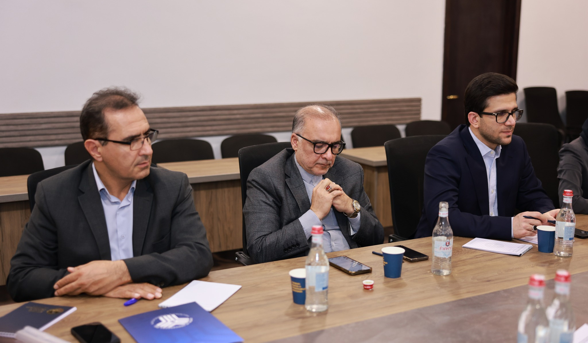 Ərazi idarəetmə və infrastruktur nazirinin müavini və İran səfiri enerji sektoru ilə bağlı məsələləri müzakirə ediblər