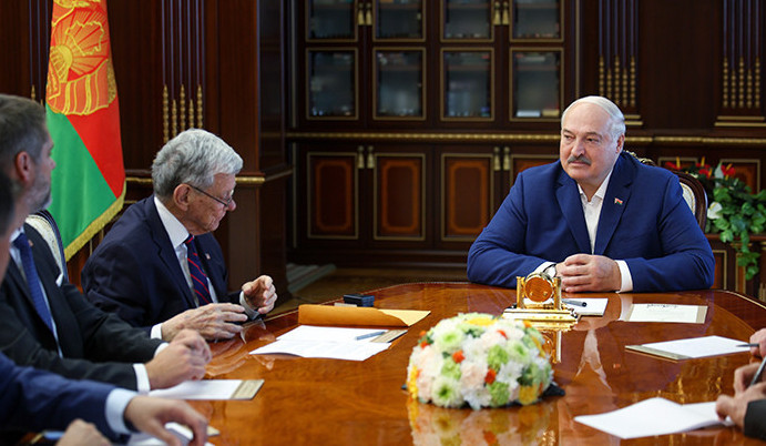 Лукашенко провел встречу с представителем Президента США Джоном Коулом