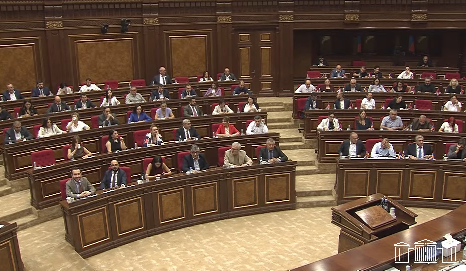 Խորհրդարանը երկրորդ ընթերցմամբ և ամբողջությամբ ընդունեց «Բարձրագույն կրթության և գիտության մասին» նախագիծը՝ կից փաթեթով